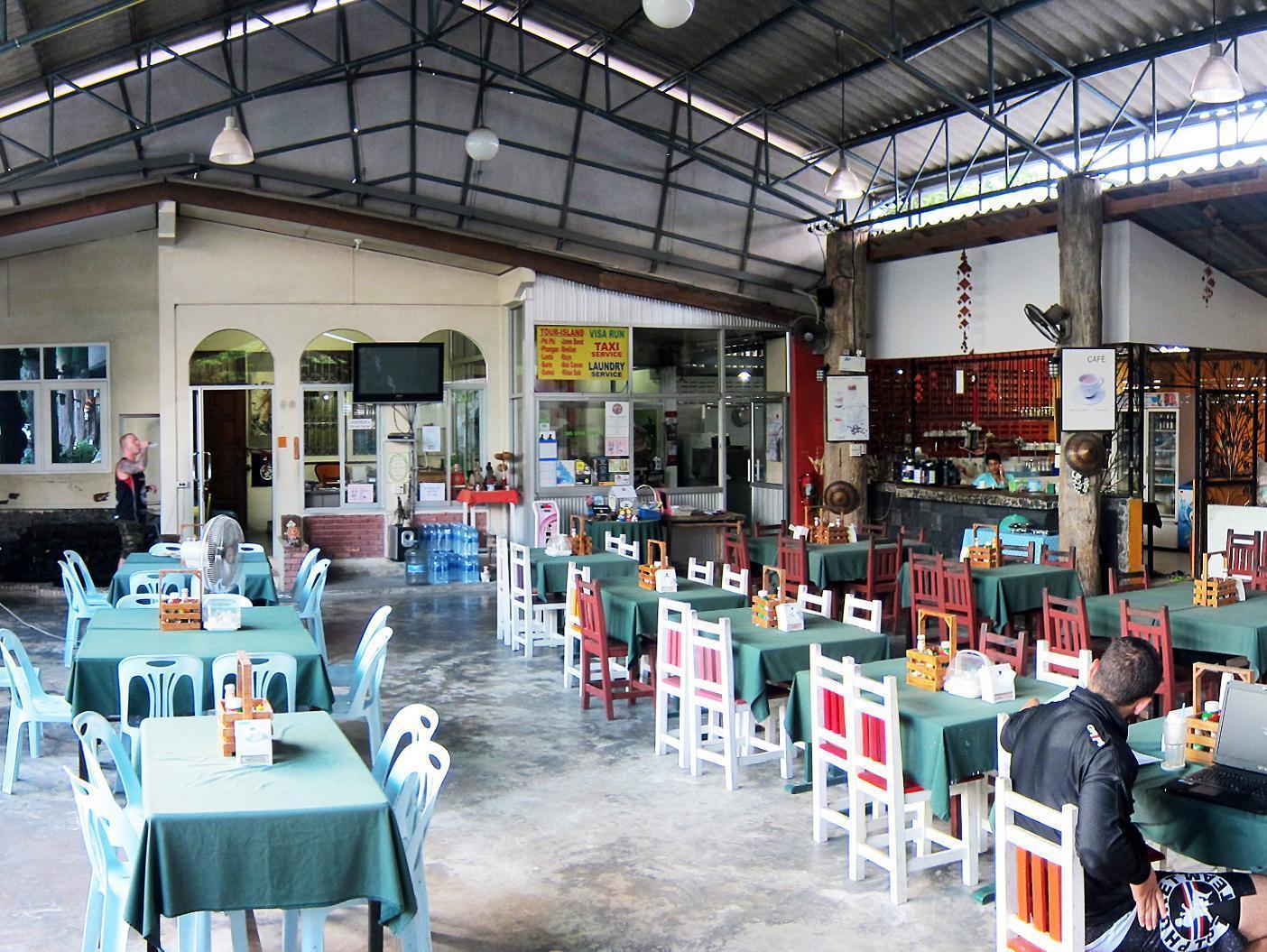 Forest Bungalows & Mama'S Restaurant Chalong Exteriör bild