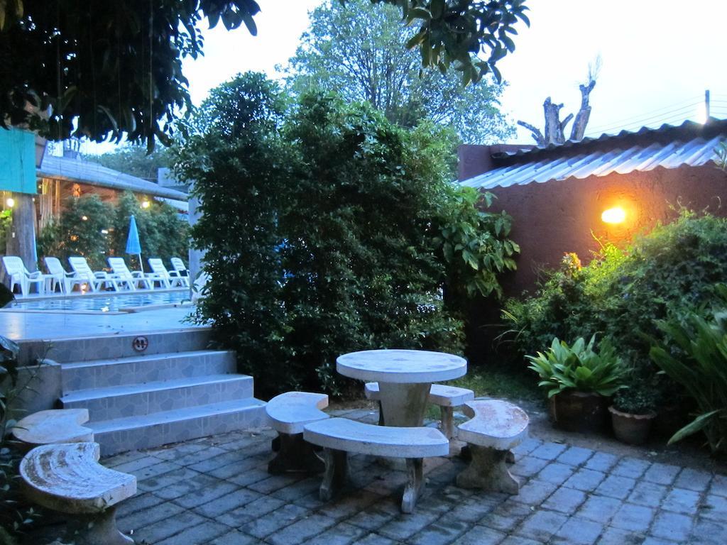 Forest Bungalows & Mama'S Restaurant Chalong Exteriör bild